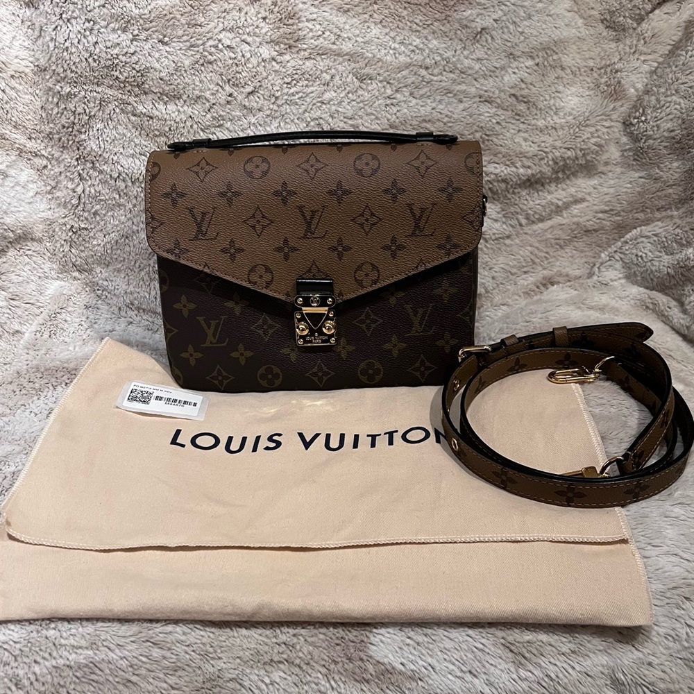 *Sold* Louis Vuitton Pochette Métis - AUTHENTIC!